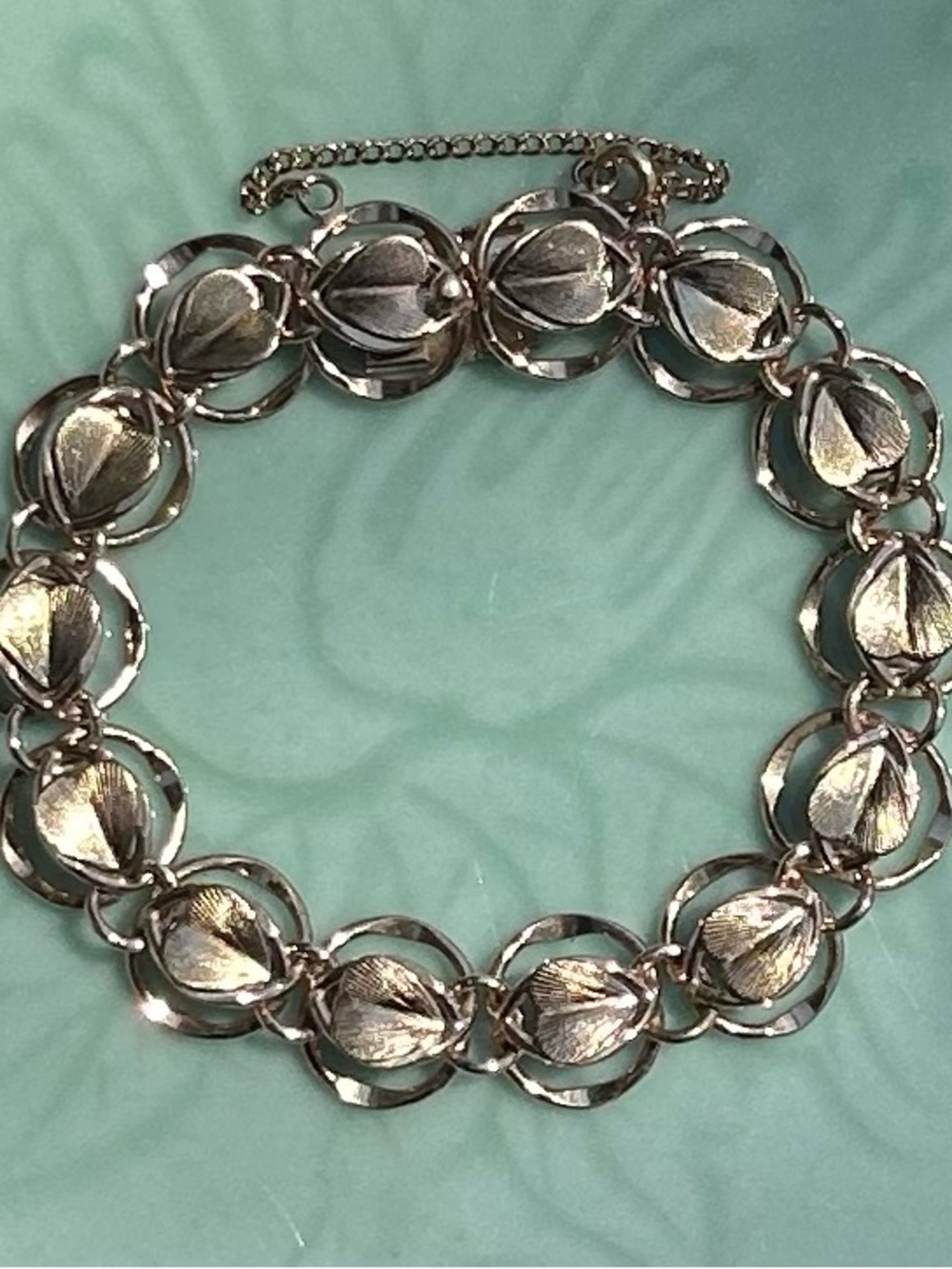 Mid Century 12KGF Rhythm Heart Leaf Pattern Bracelet